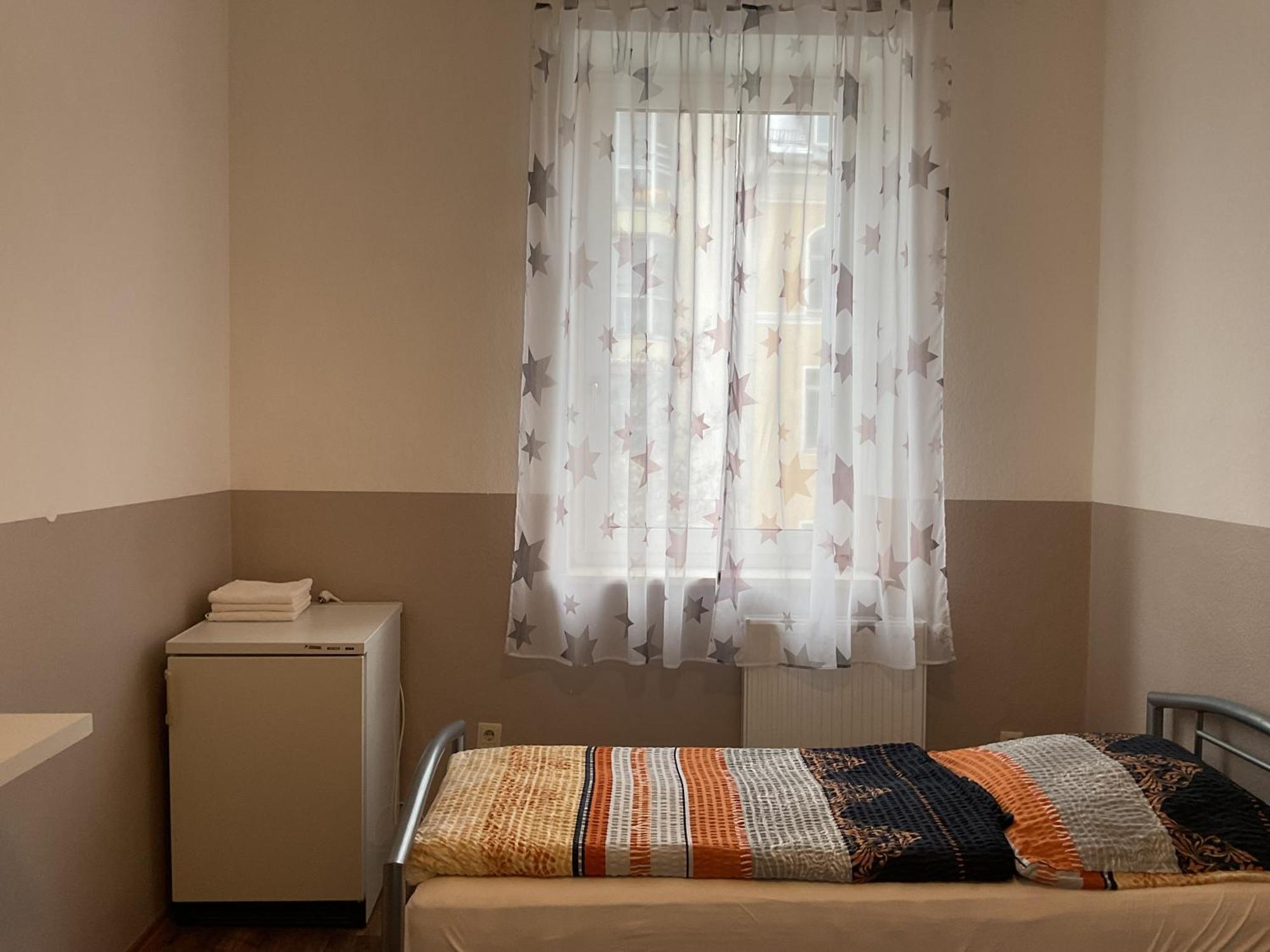 Anna - Monteurzimmer Auberge de jeunesse *