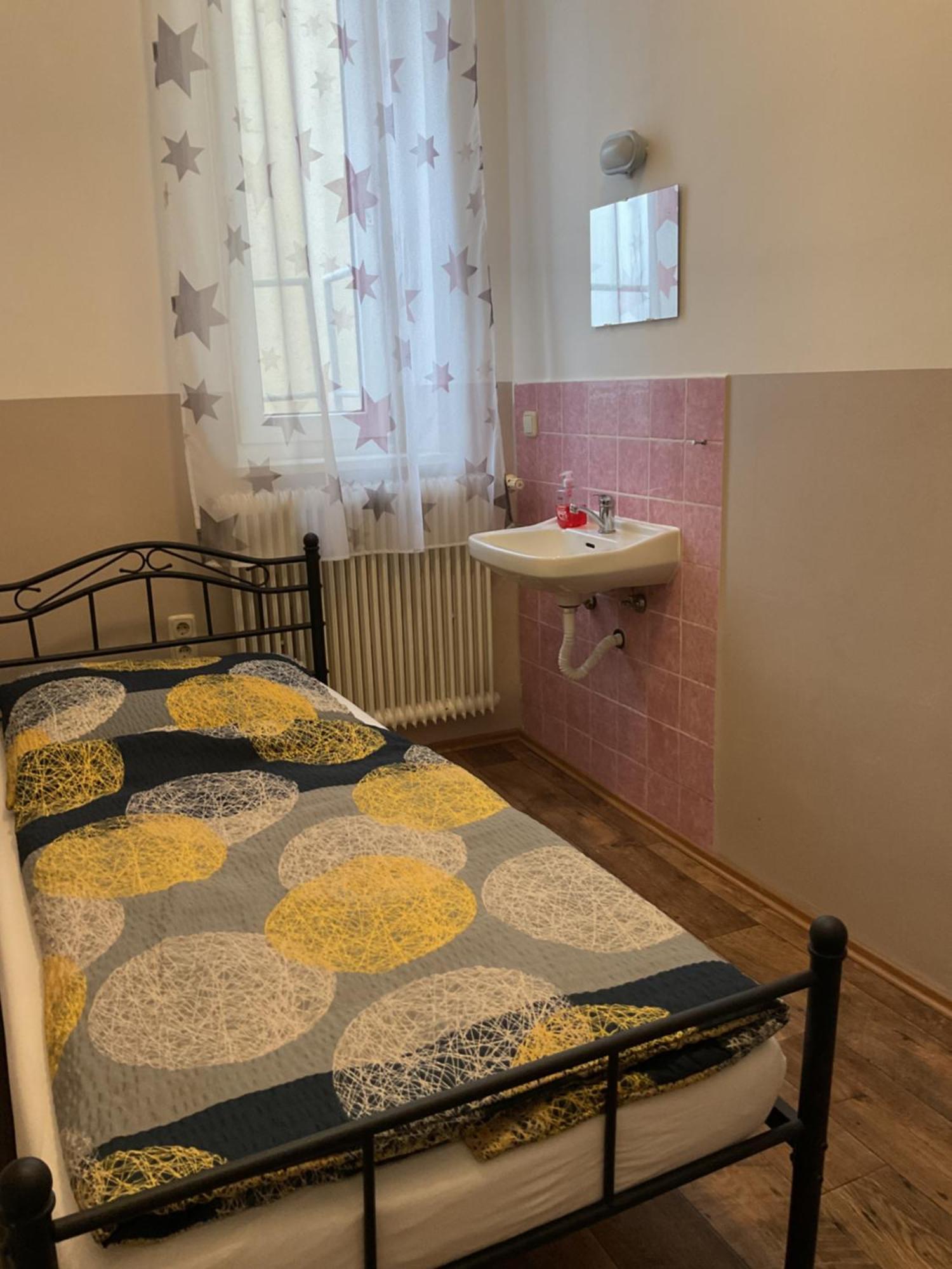 Anna - Monteurzimmer Auberge de jeunesse