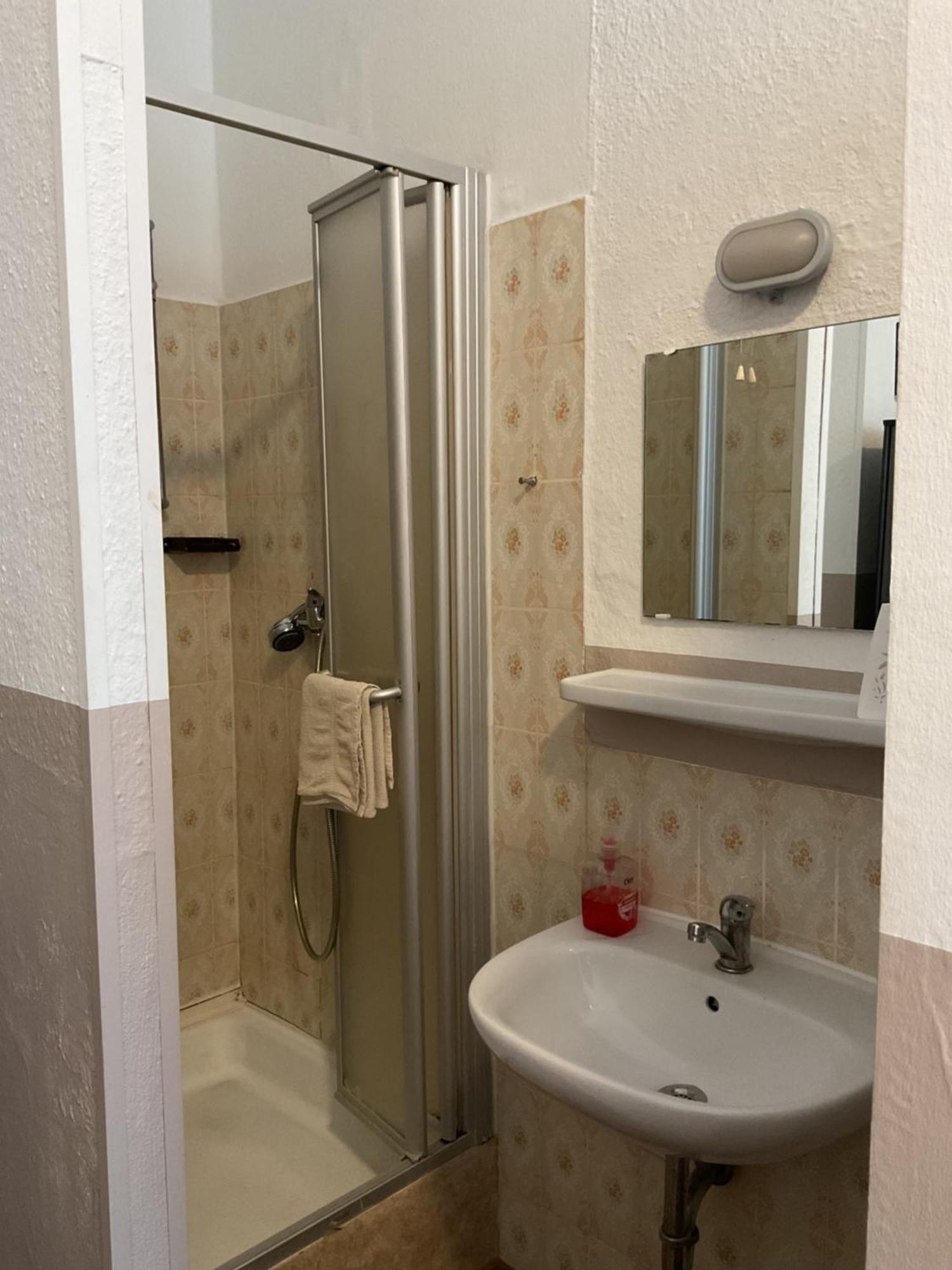Anna - Monteurzimmer Auberge de jeunesse *